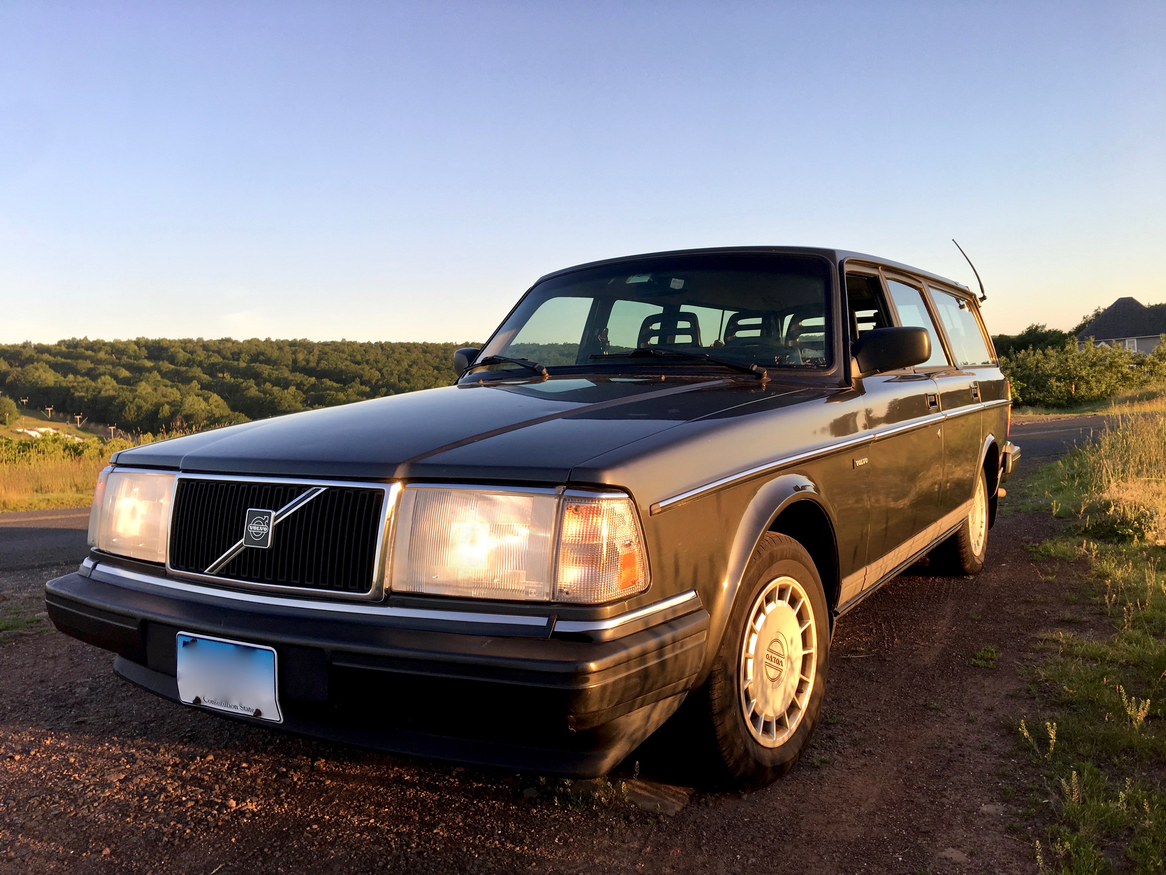 1993 Volvo 240 Wagon – 2.3L B230F Inline-Four, 4-Speed Automatic, Long-Term Original-Owner Car — photo 11